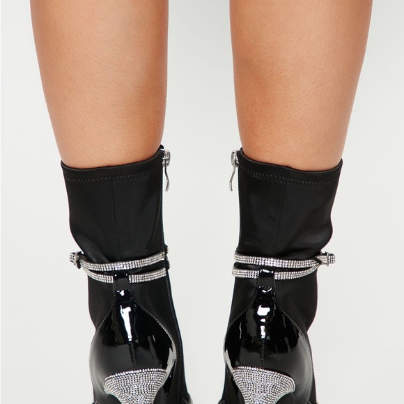 Fashion nova booties Size 8.5 - Picture 4 of 4